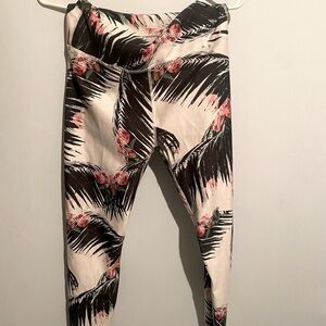 Fabletics leggings « jungle » pattern  size M